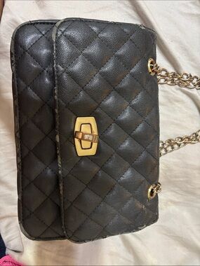 Express Black Quilted Crossbody Bag with Gold Chain